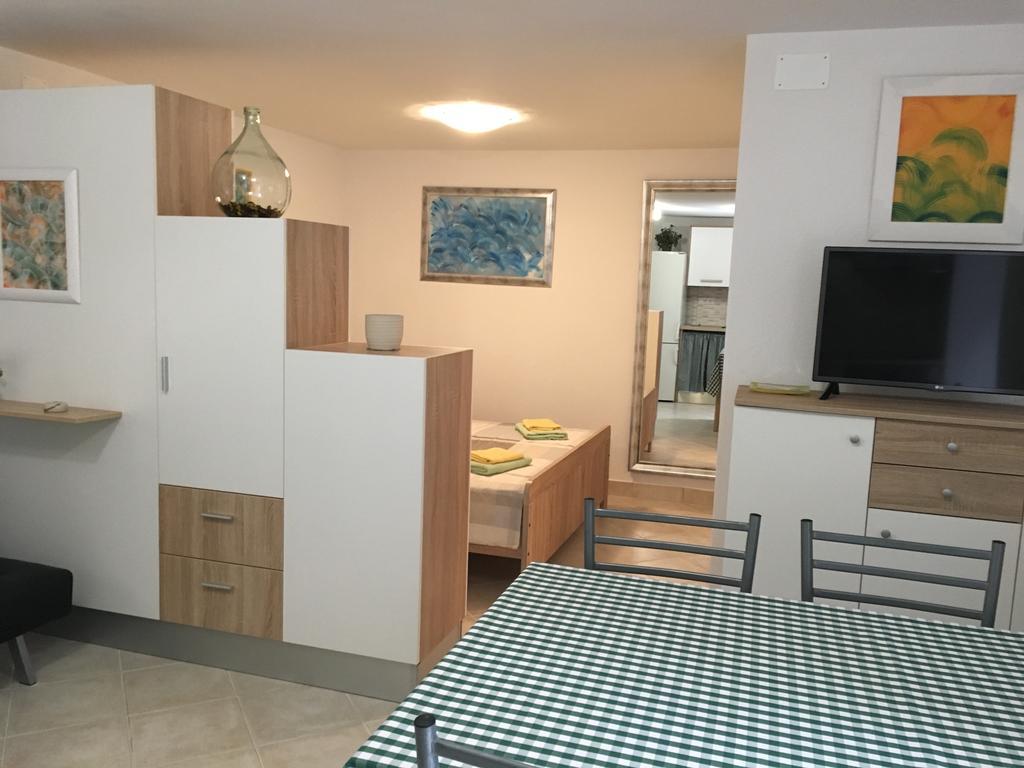 Apartment Filipas Đảo Đảo Cres Ngoại thất bức ảnh